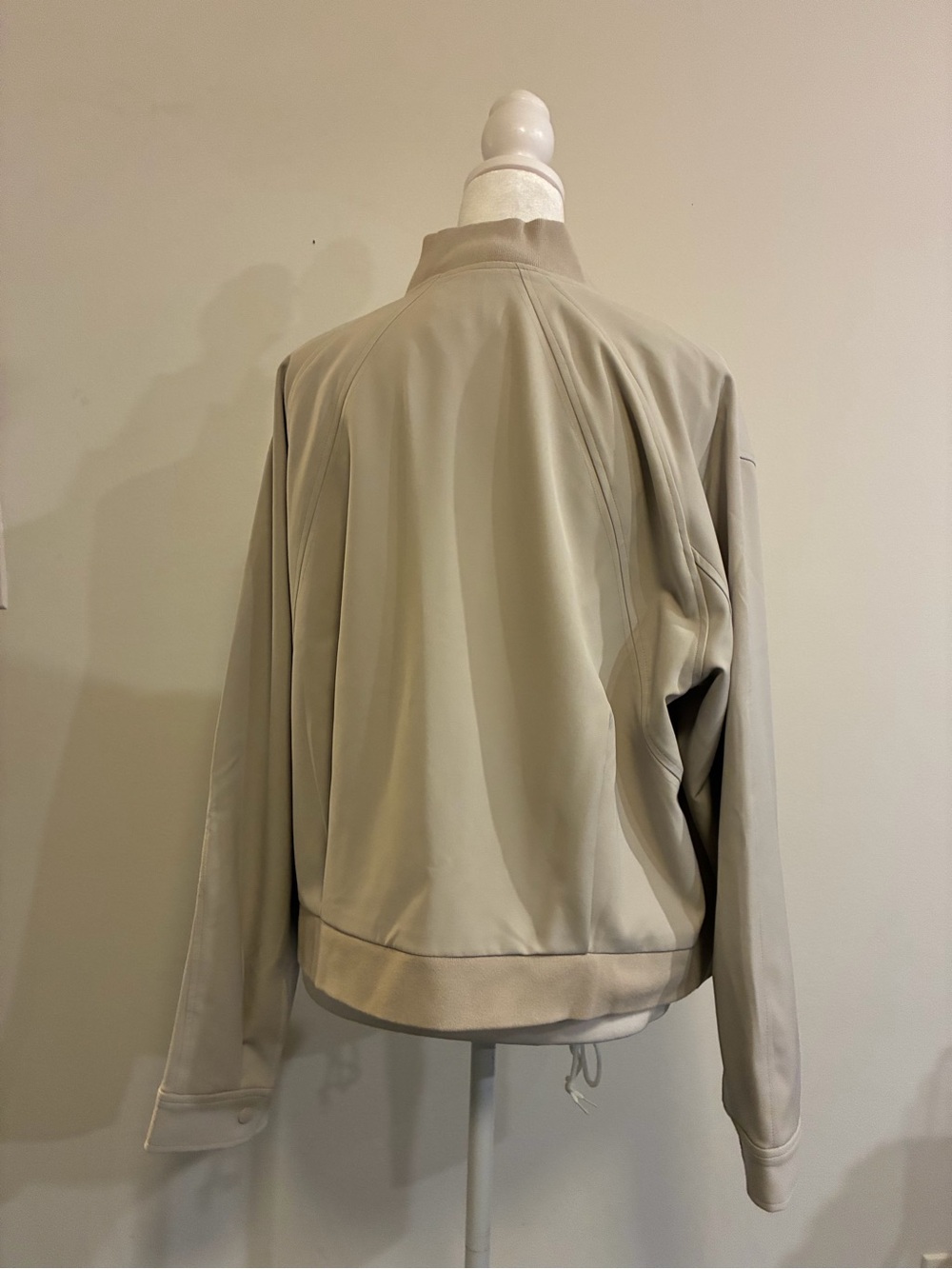 Athleta Endless Light Cream Bomber Jacket size Large - Picture 4 of 9